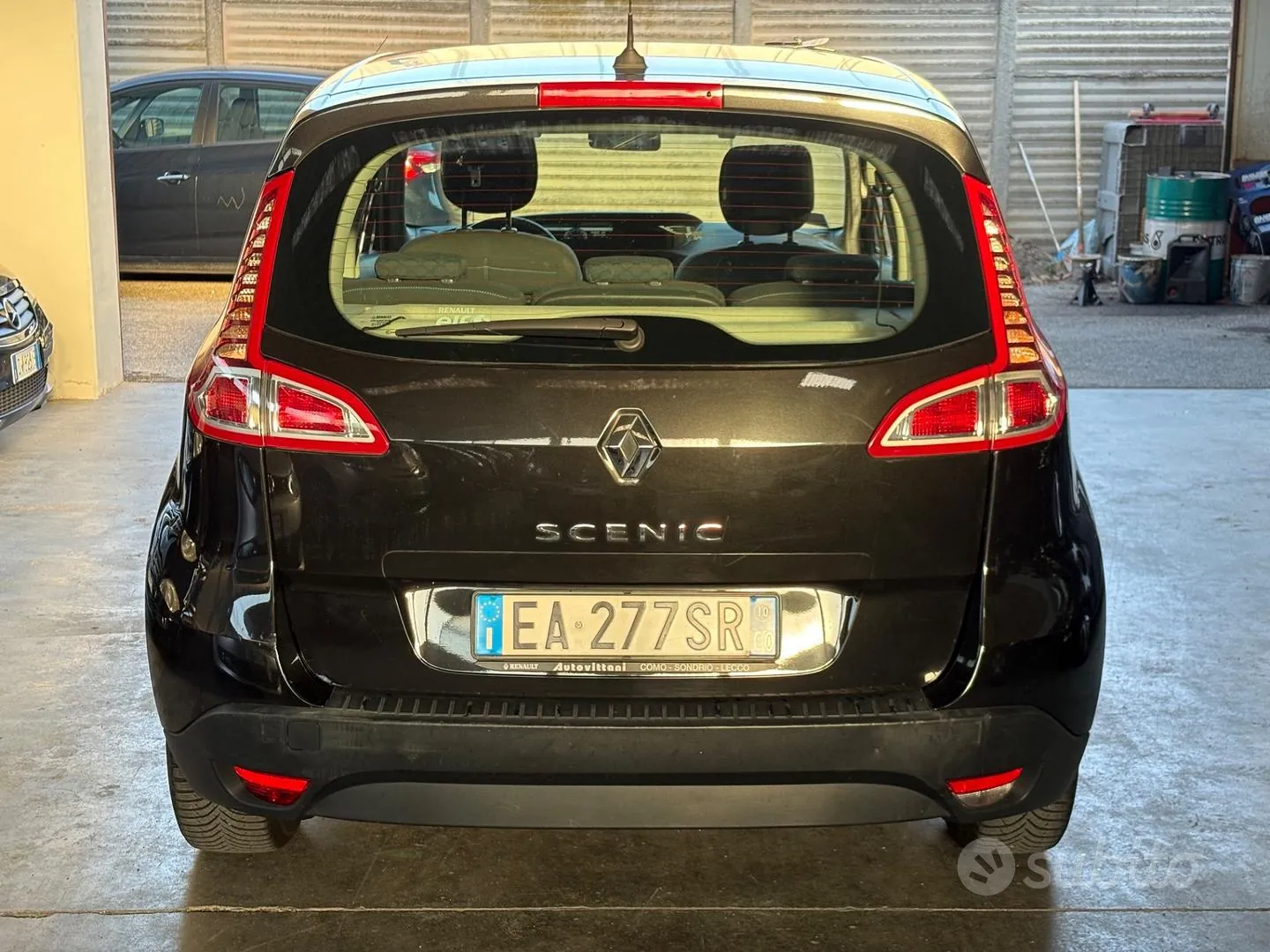 Renault Scenic 2011 photo 4