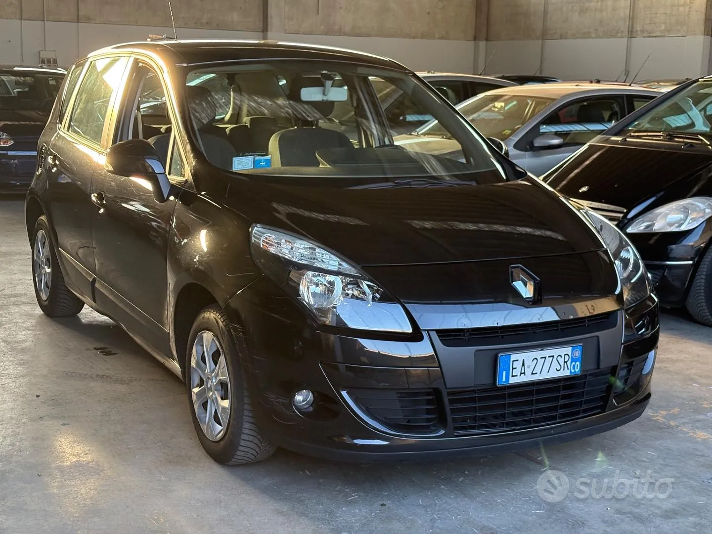Renault Scenic 2011 photo 3