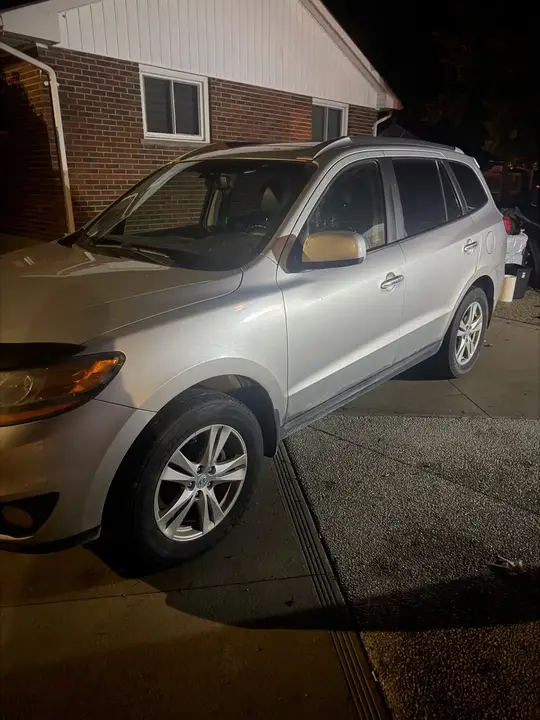 Hyundai Santa Fe 2010 photo 2