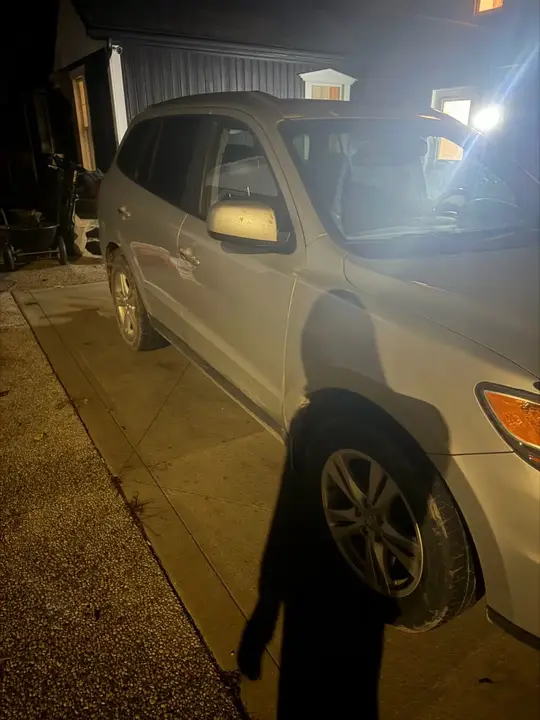 Hyundai Santa Fe 2010 photo 3