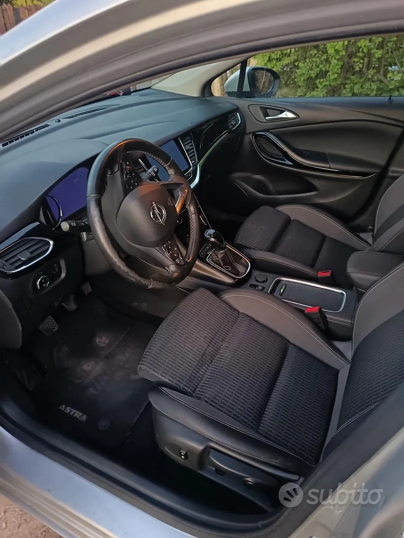 Opel Astra 2020 photo 2