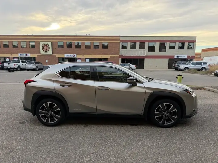 Lexus Ux 2019 photo 5
