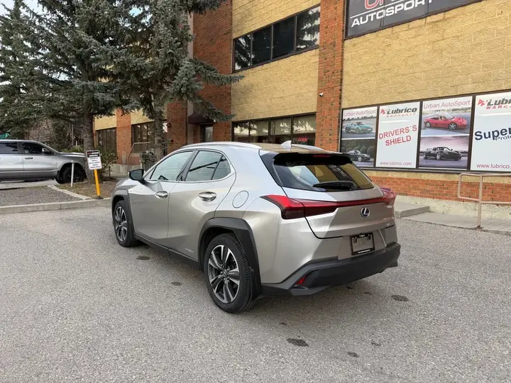 Lexus Ux 2019 photo 2