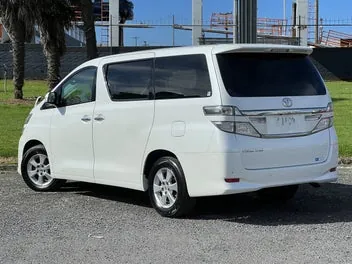 Toyota Vellfire 2012 photo 5