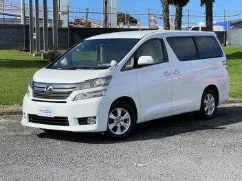 Toyota Vellfire 2012 photo 2