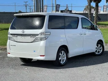 Toyota Vellfire 2012 photo 4