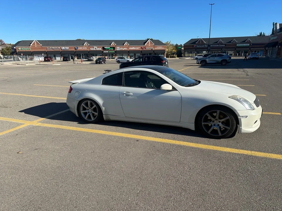 Infiniti G35 2004 photo 2
