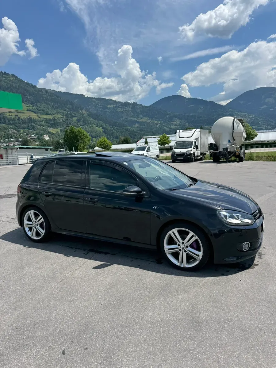 Volkswagen Golf 2011 photo 2