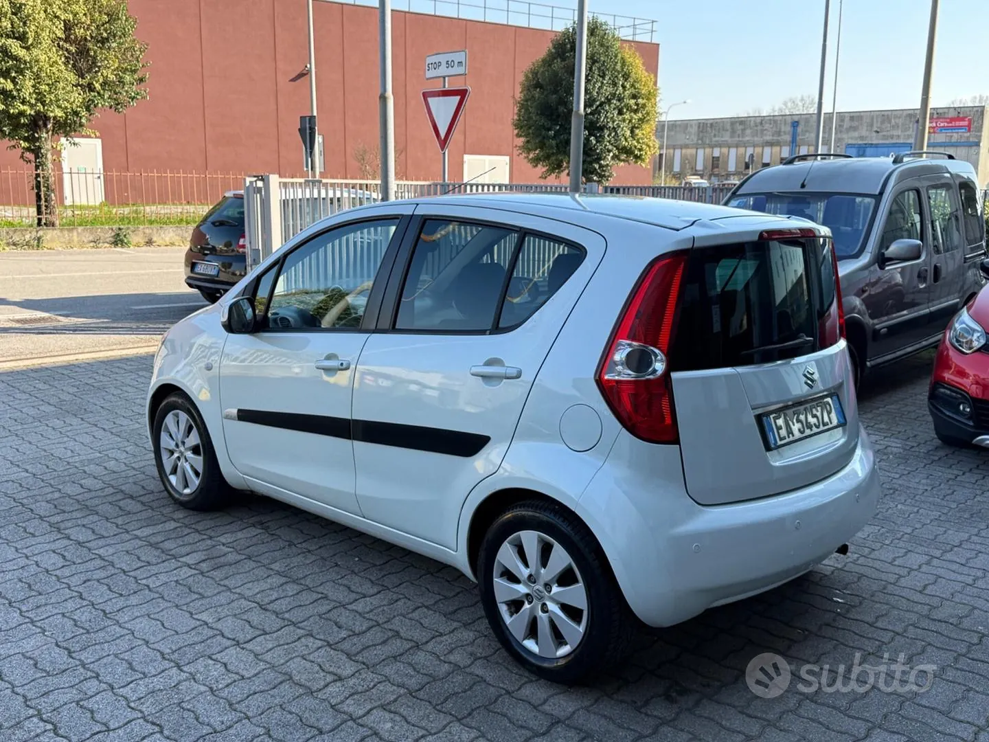 Suzuki Splash 2010 photo 2