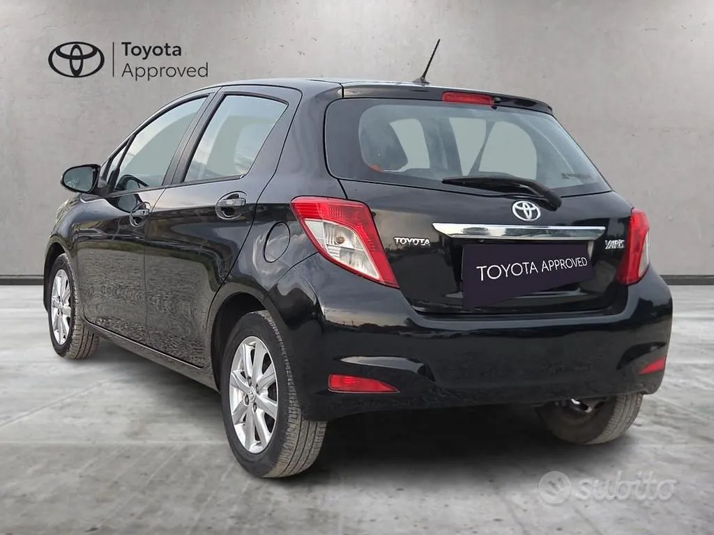 Toyota Yaris 2012 photo 5