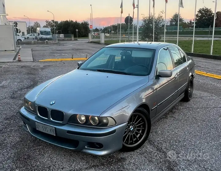 BMW 520I