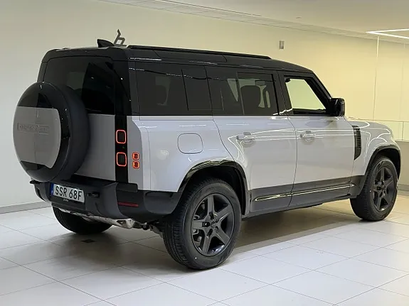 Land Rover Defender 110 2026 photo 4
