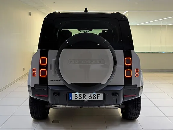 Land Rover Defender 110 2026 photo 5