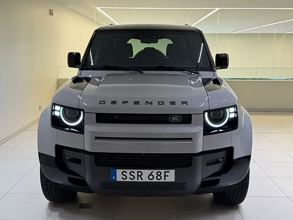 Land Rover Defender 110 2026 photo 2
