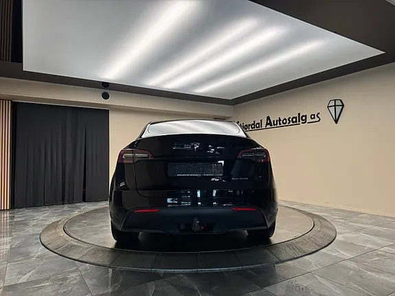 Tesla Model Y 2023 photo 5