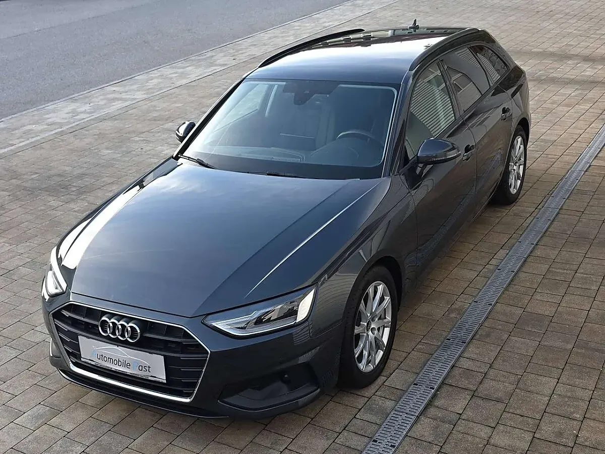 Audi A4 2023 photo 3