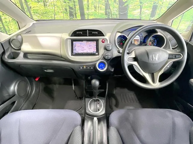 Honda Fit Hybrid 2011 photo 2