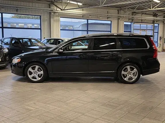 Volvo V70 2010 photo 2
