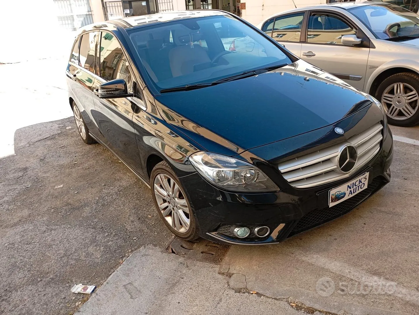 Mercedes-Benz B-Class 2012 photo 2