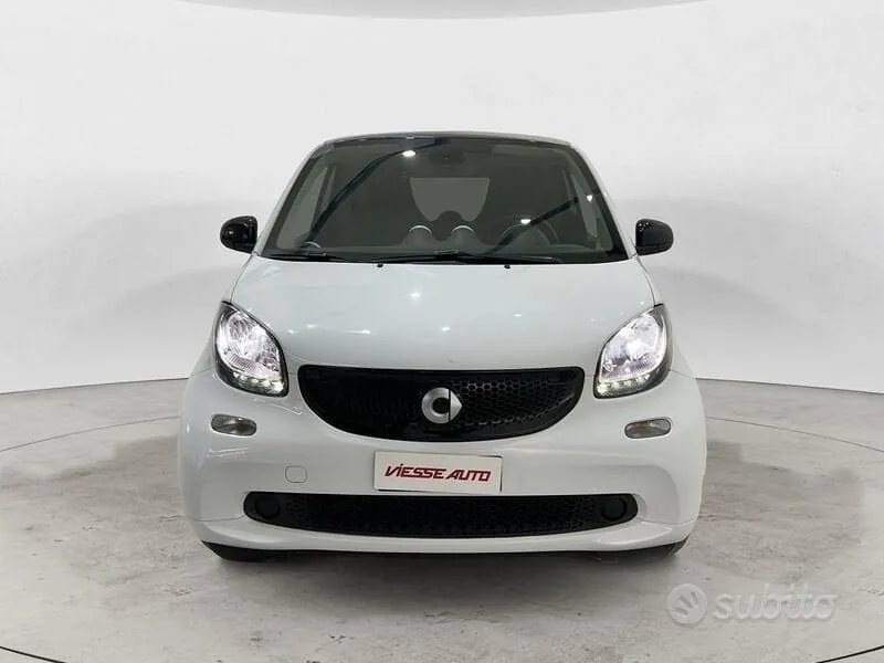 Smart Fortwo 2019 photo 2