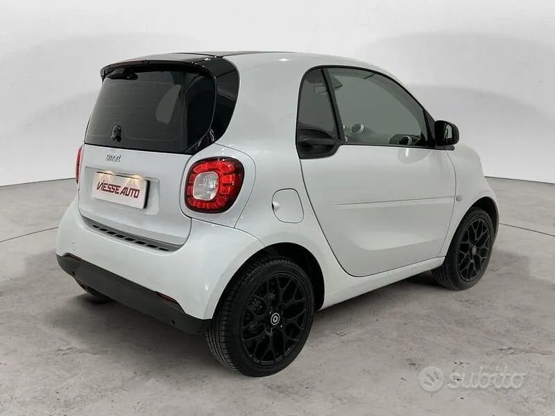 Smart Fortwo 2019 photo 4
