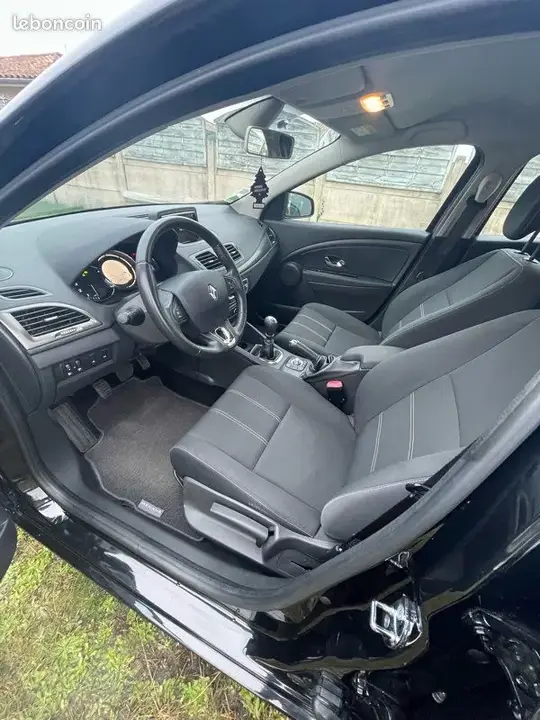 Renault Megane 2015 photo 3