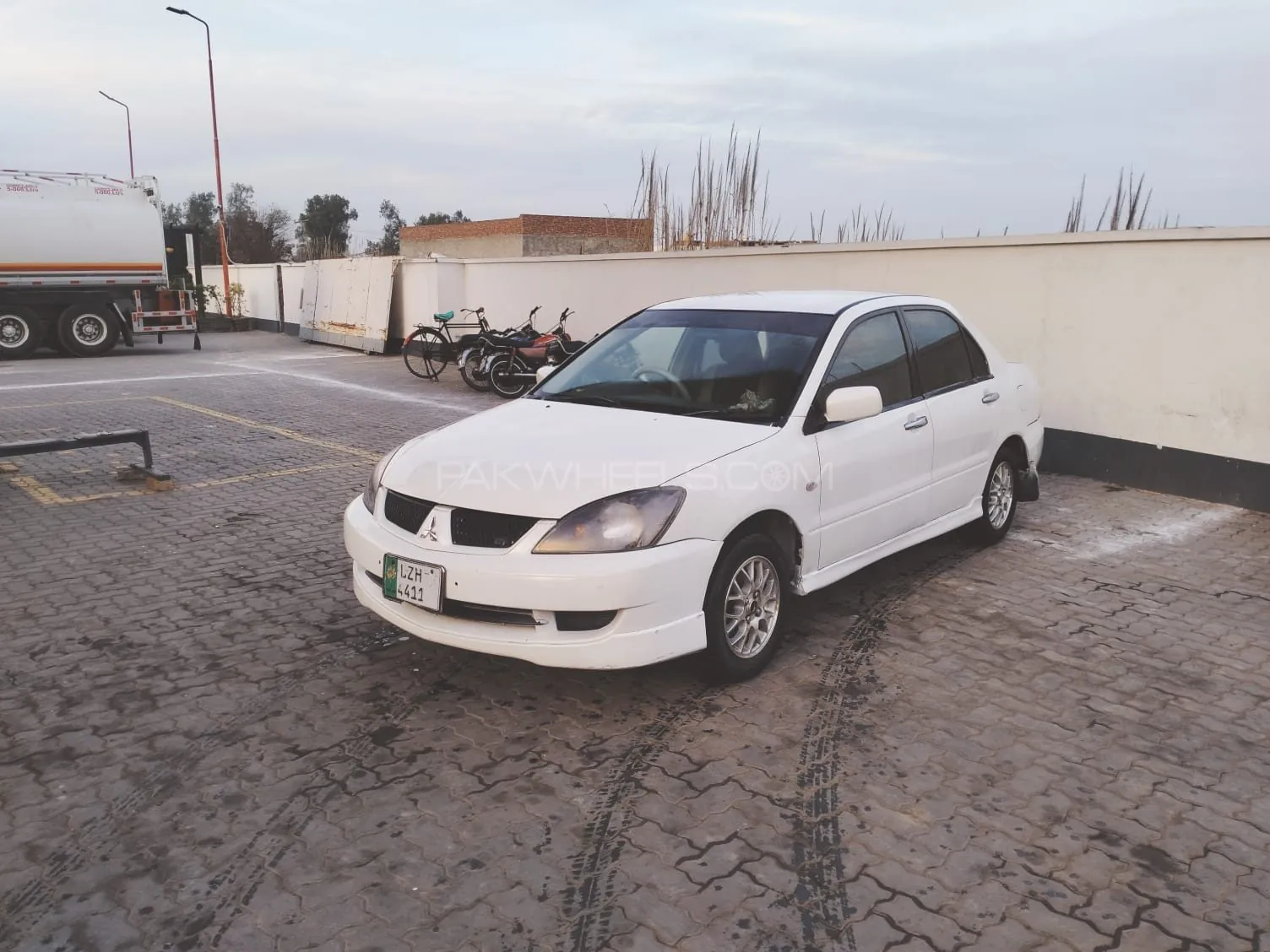 Mitsubishi Lancer