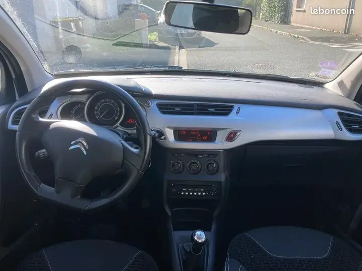 Citroen C3 2010 photo 3