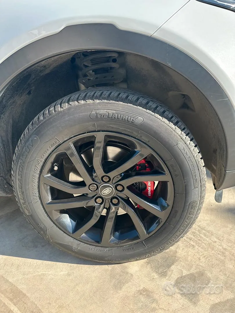 Land Rover Discovery Sport 2017 photo 2