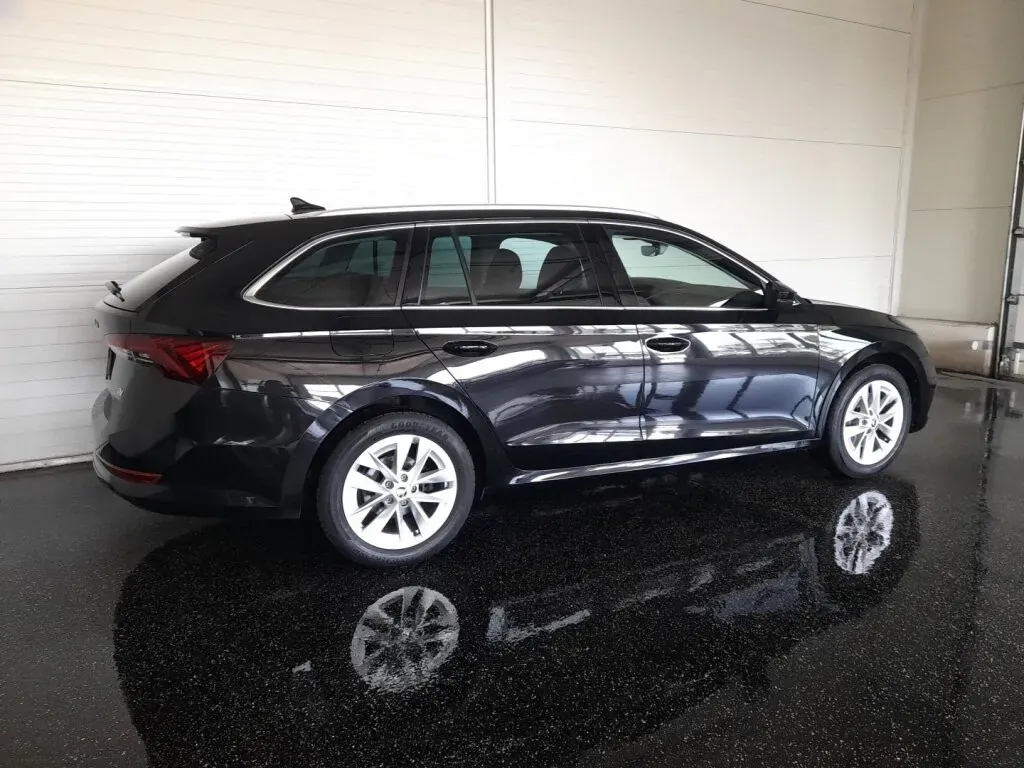 Skoda Octavia 2022 photo 2