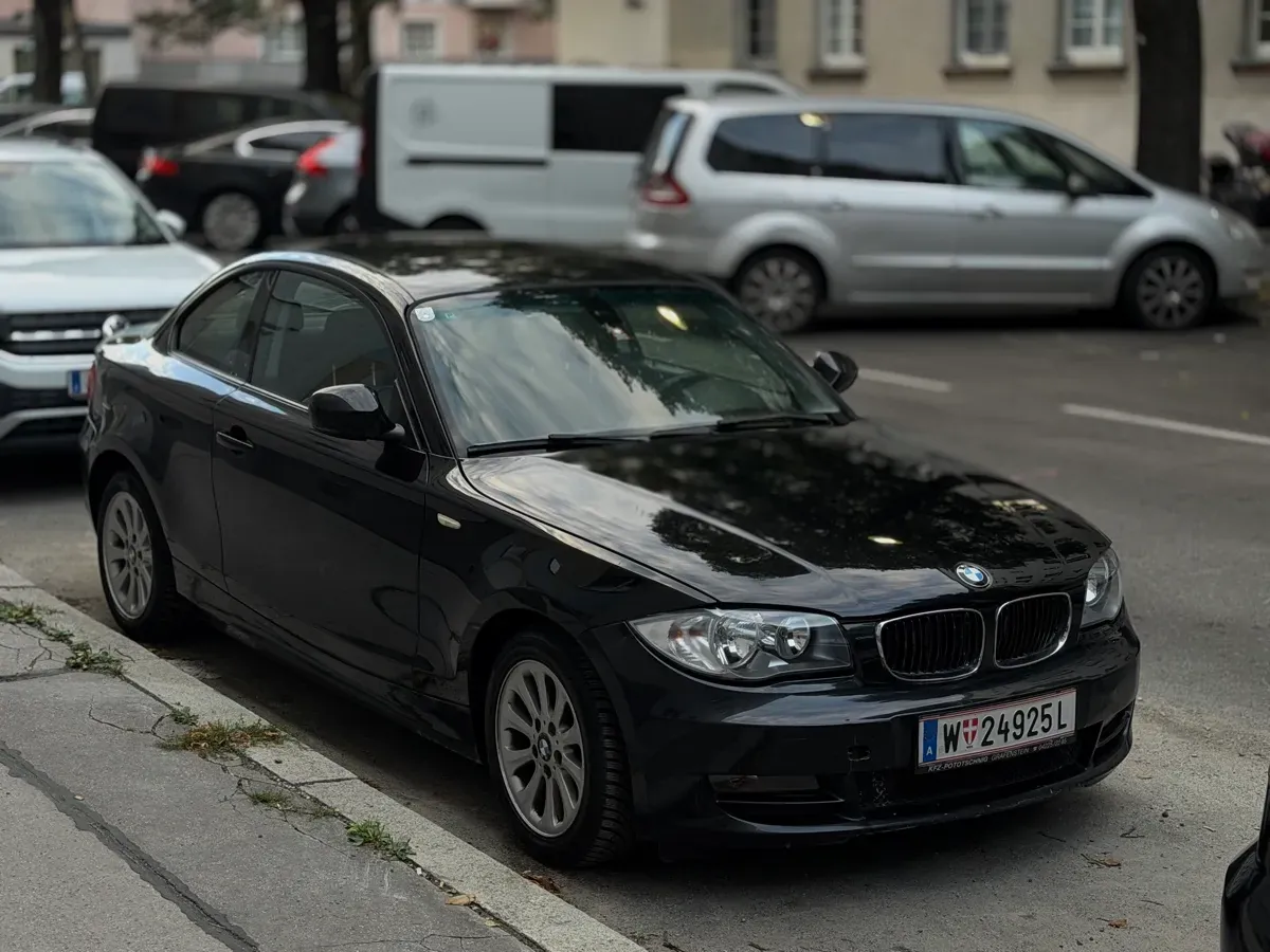 BMW 1 Series 2011 photo 2