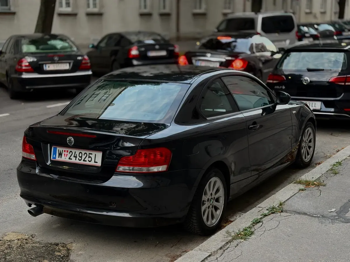 BMW 1 Series 2011 photo 3