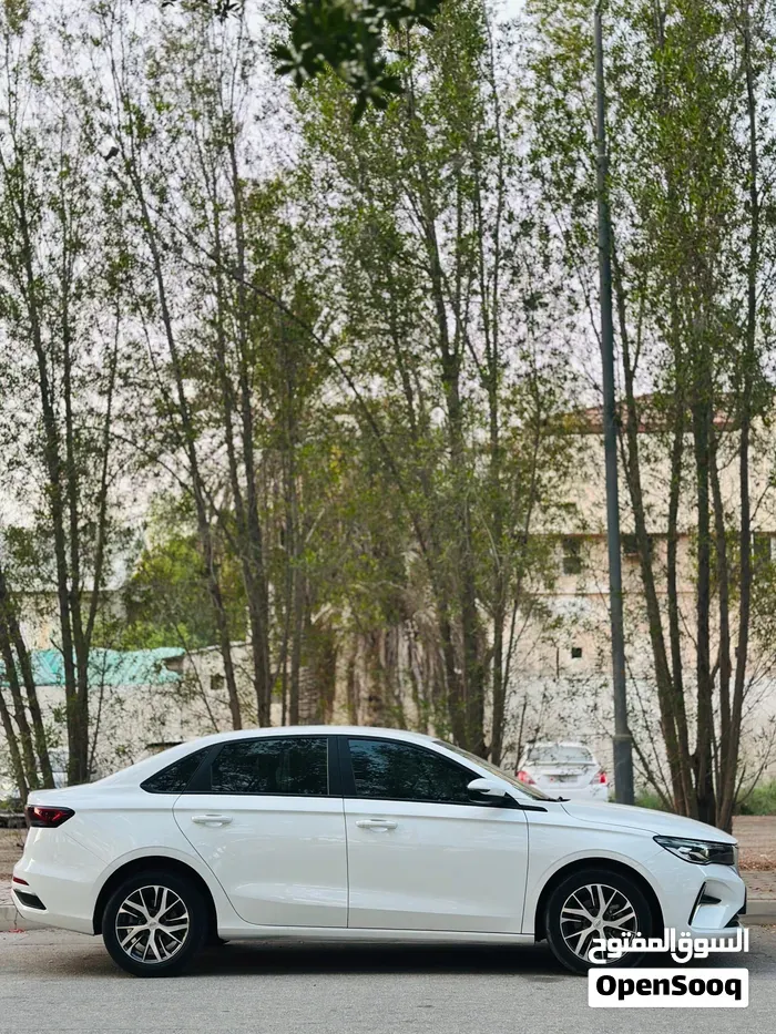 Geely Emgrand 2025 photo 4