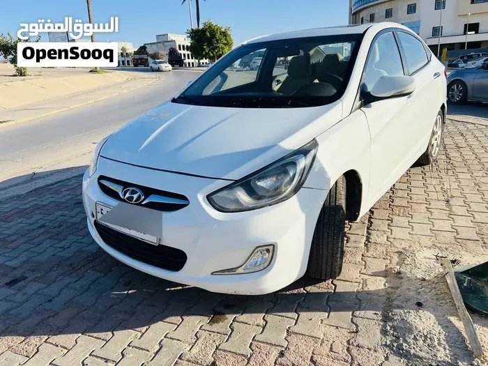 Hyundai Accent 2013 photo 3