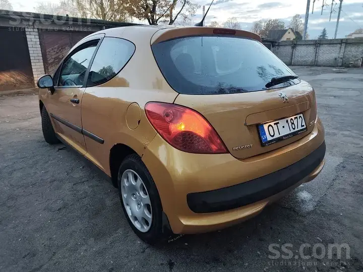Peugeot 207 2006 photo 3