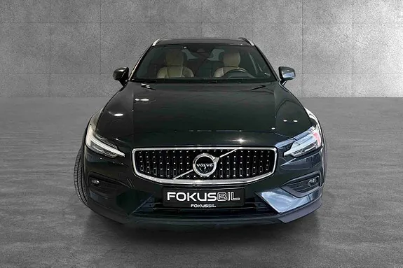 Volvo V60 Cross Country 2019 photo 2