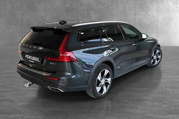 Volvo V60 Cross Country 2019 photo 5