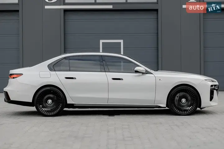 BMW 7 Series 2023 photo 3