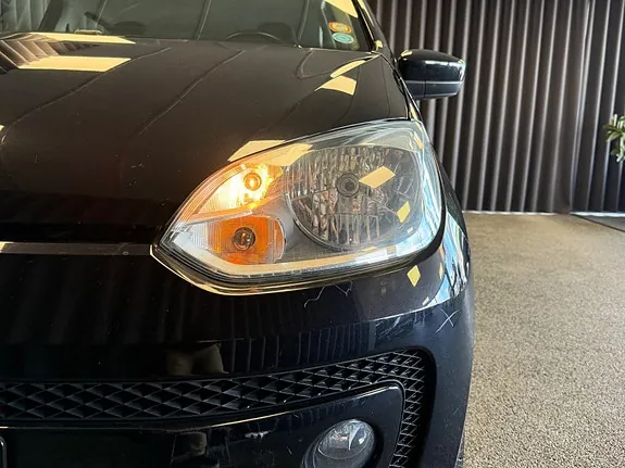 Volkswagen Up 2015 photo 4
