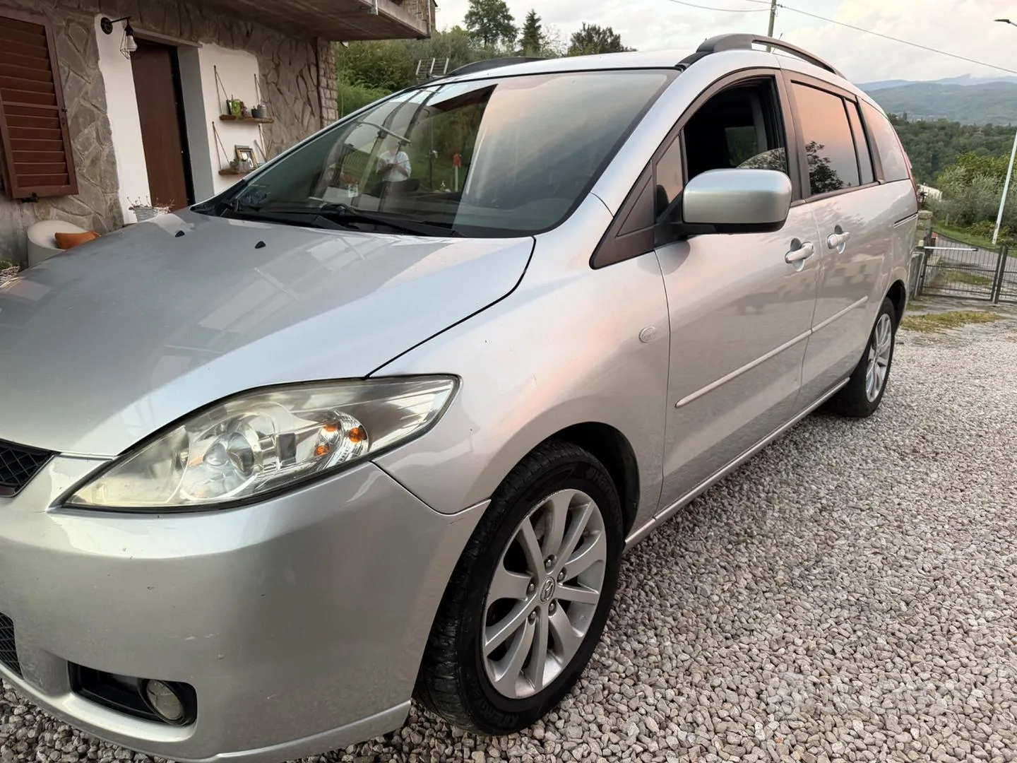 Mazda Mazda5 2006 photo 2