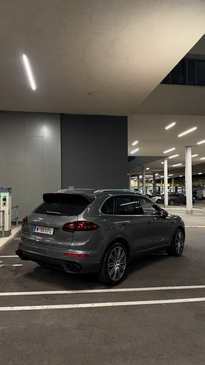 Porsche Cayenne 2014 photo 2