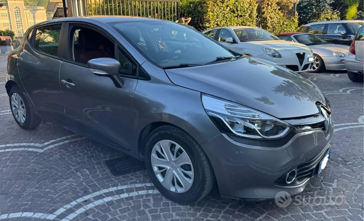 Renault Clio 2016 photo 2