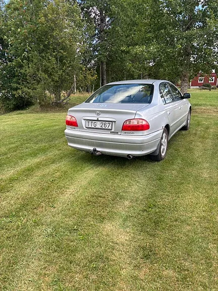 Toyota Avensis 2002 photo 2