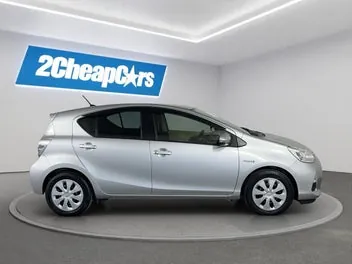 Toyota Aqua 2013 photo 5