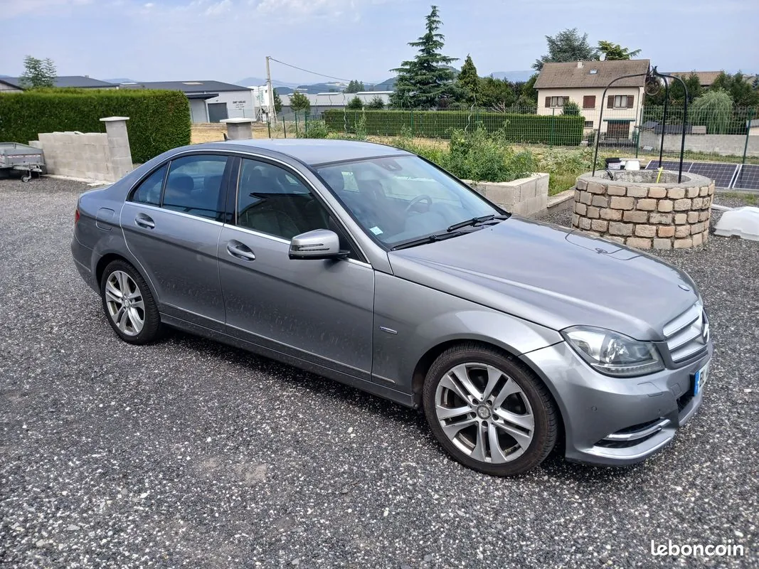 Mercedes-Benz C-Class 2011 photo 2