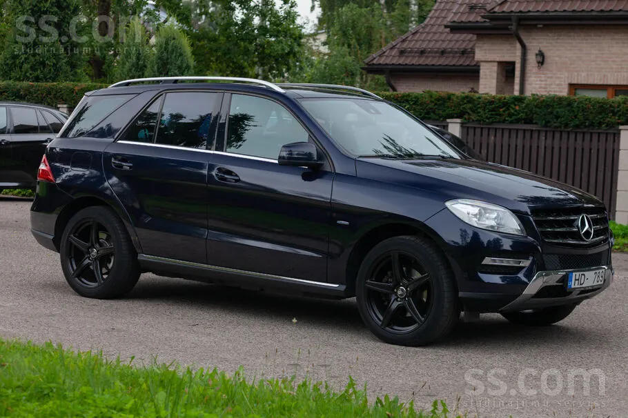 Mercedes-Benz Ml Class 2012 photo 2