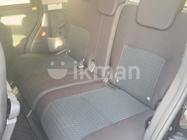 Toyota Roomy 2023 photo 3