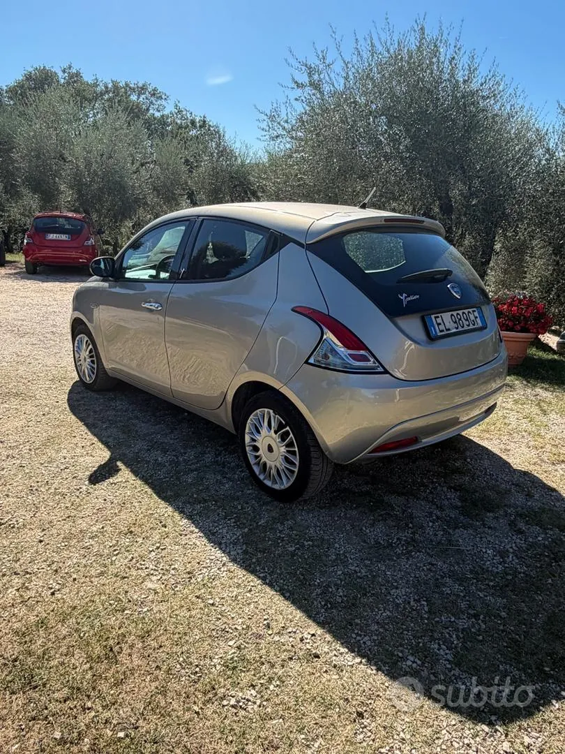 Lancia Ypsilon 2012 photo 4