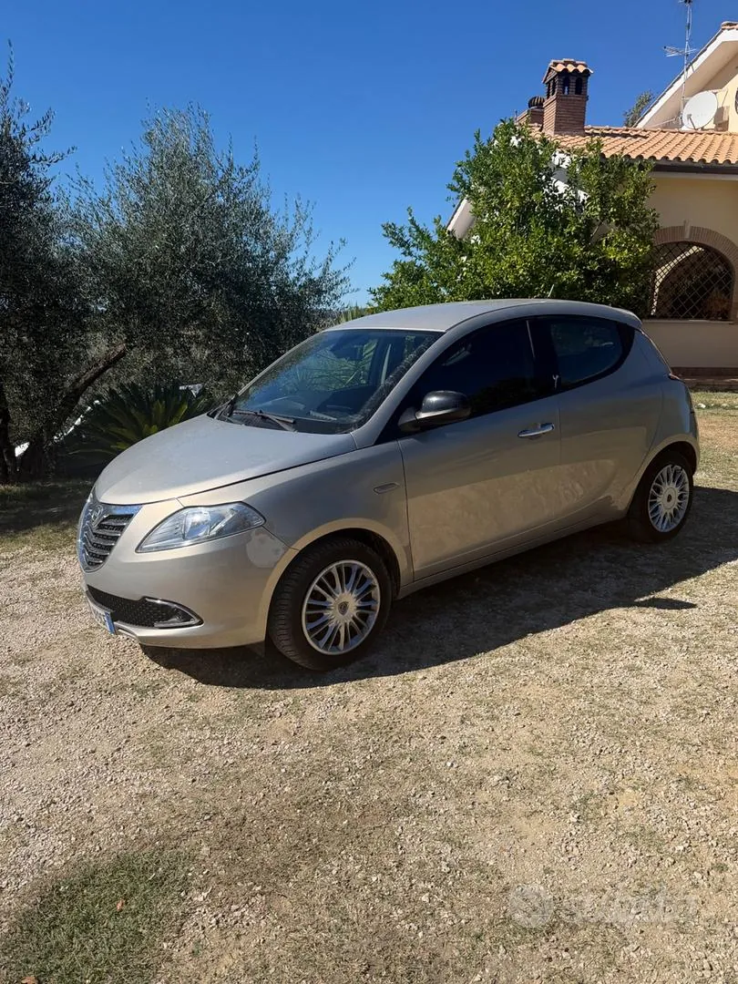 Lancia Ypsilon 2012 photo 3