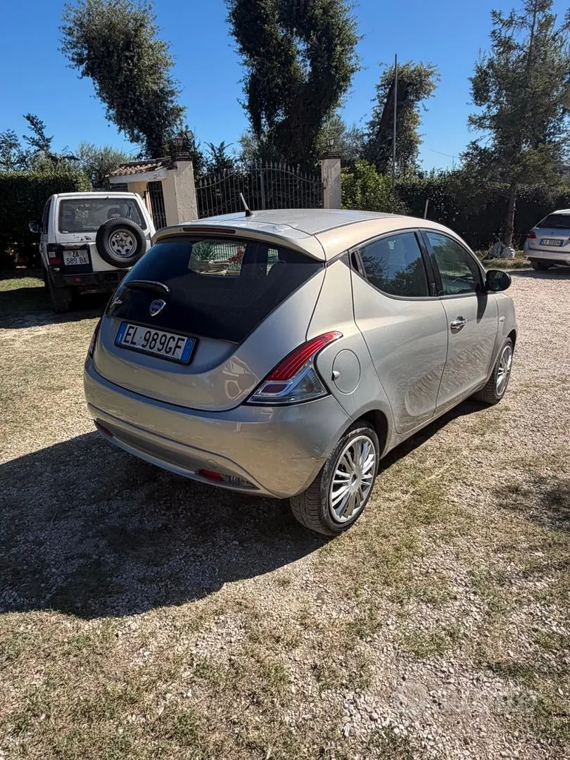 Lancia Ypsilon 2012 photo 5